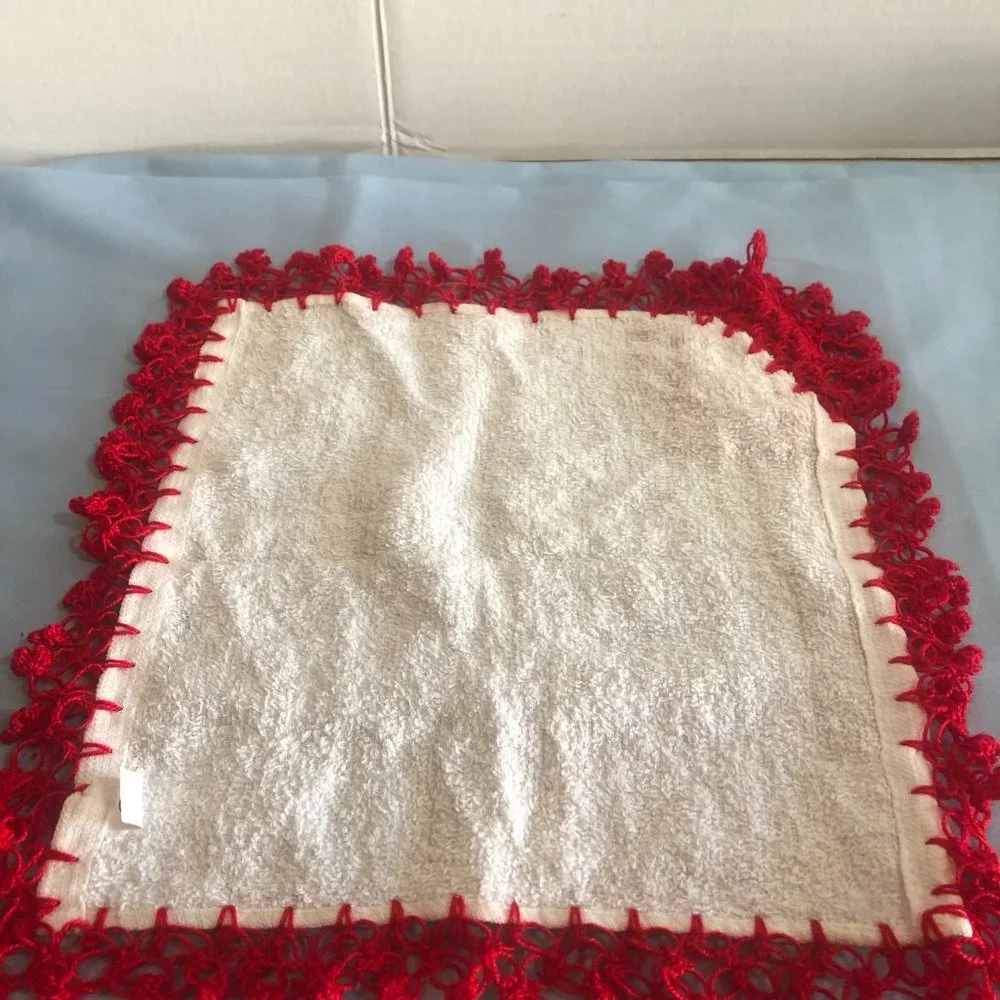 VINTAGE Asatex White Washcloth with Crochet Knit Red Edge #F39